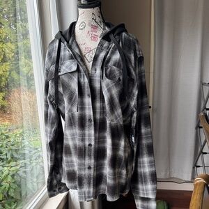 No Boundaries Black and Gray Plaid Casual Button Down Shirt